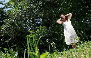 Romantisches Weißes Midikleid [Outfit]