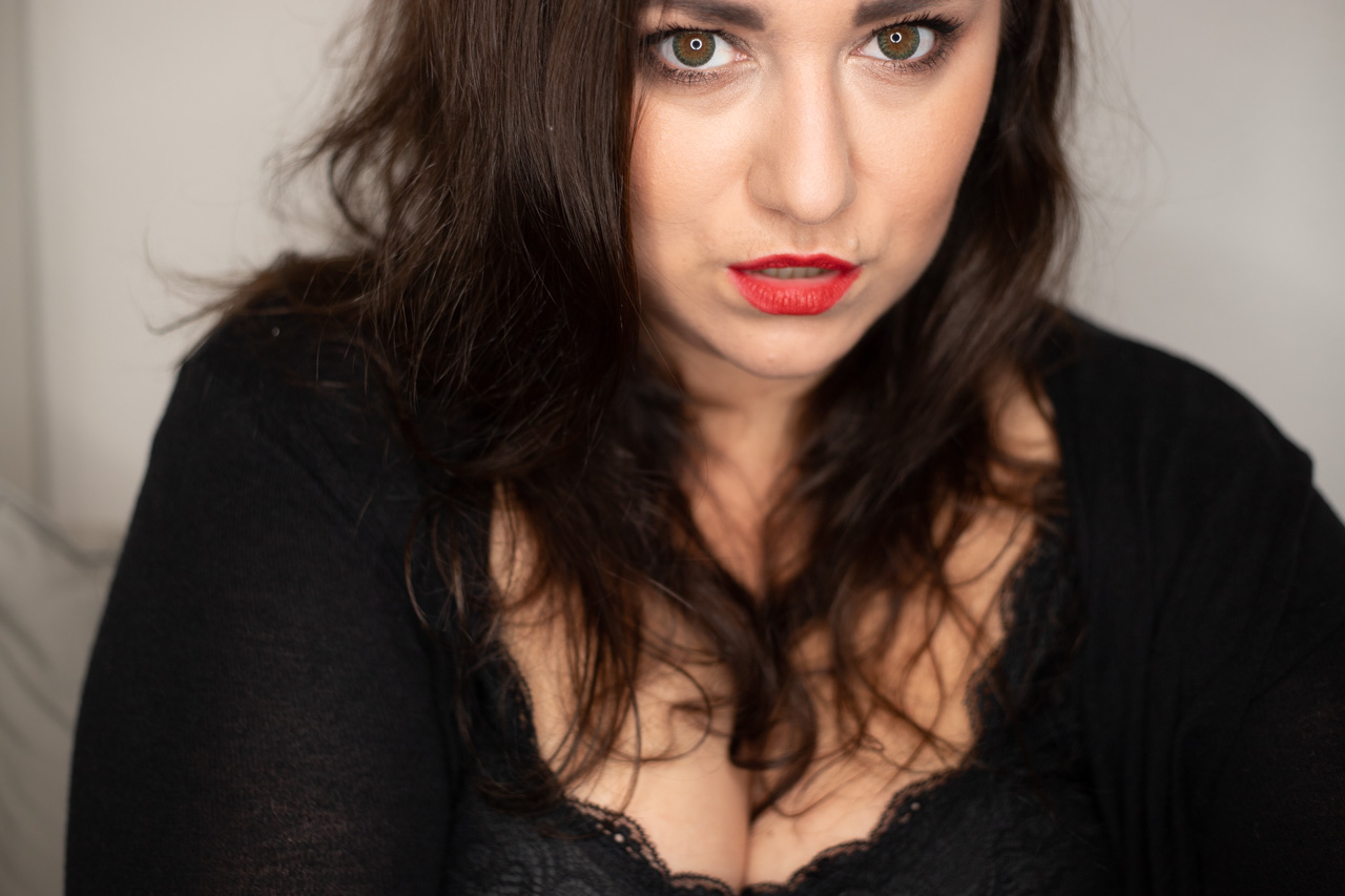 lasher, wimpern, make up, rote lippen, blogger